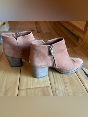 Vince Camuto Tan Suede Block Heel Ankle Booties with Side Zip